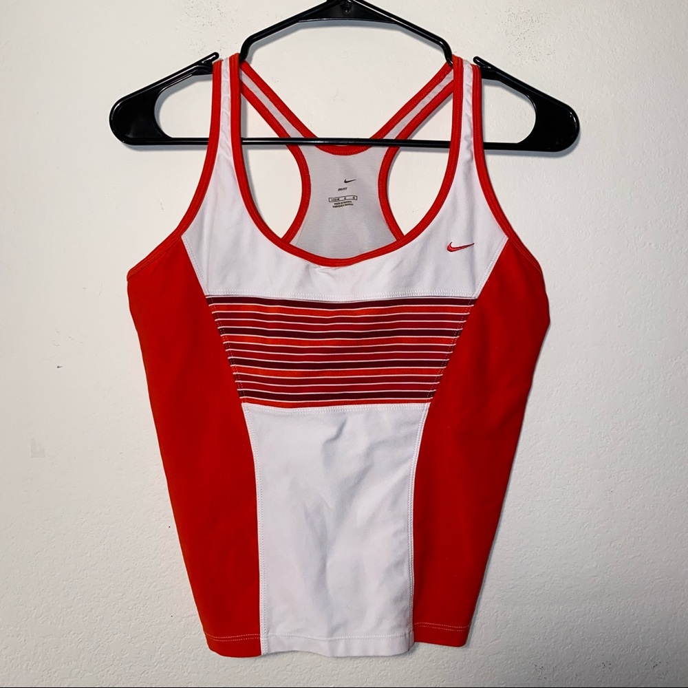 Nike Dri Fit Women’s Size M Striped Athletic Tank Top Built In Bra Racerback